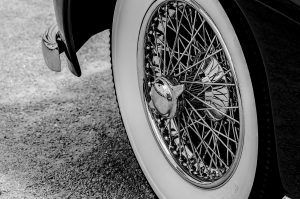 car-1907540_1920